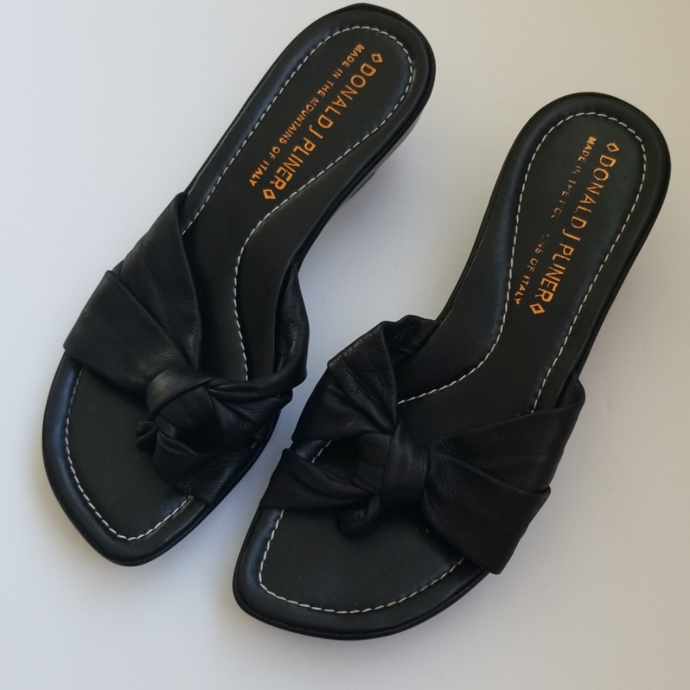 Donald J. Pliner black Leather Sandals Italy